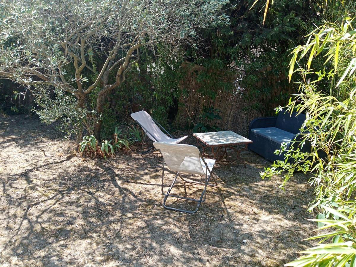 Chalet Agreable, A Proximite Du Centre Historique, Golf Academy Villeneuve-les-Avignon Bagian luar foto