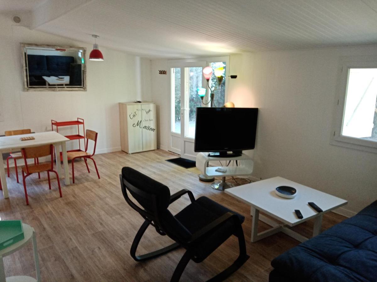 Chalet Agreable, A Proximite Du Centre Historique, Golf Academy Villeneuve-les-Avignon Bagian luar foto